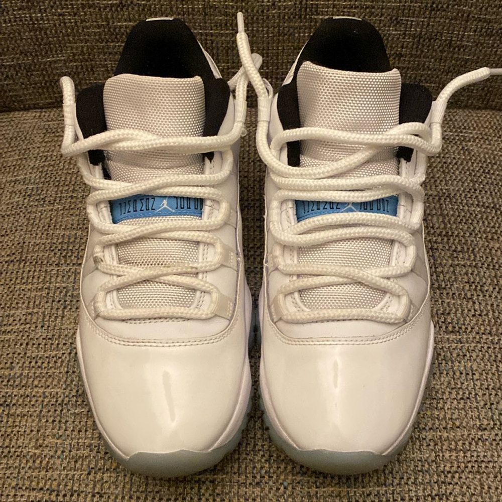 JORDAN 11 LOWS